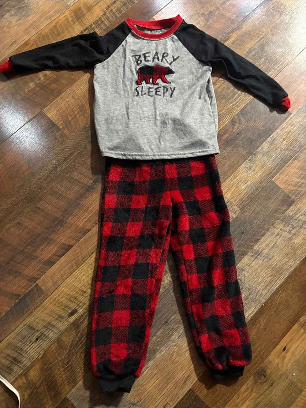 Kids winter Christmas Holiday Pajamas Beary Sleepy red Bufallo plaid size 4/5